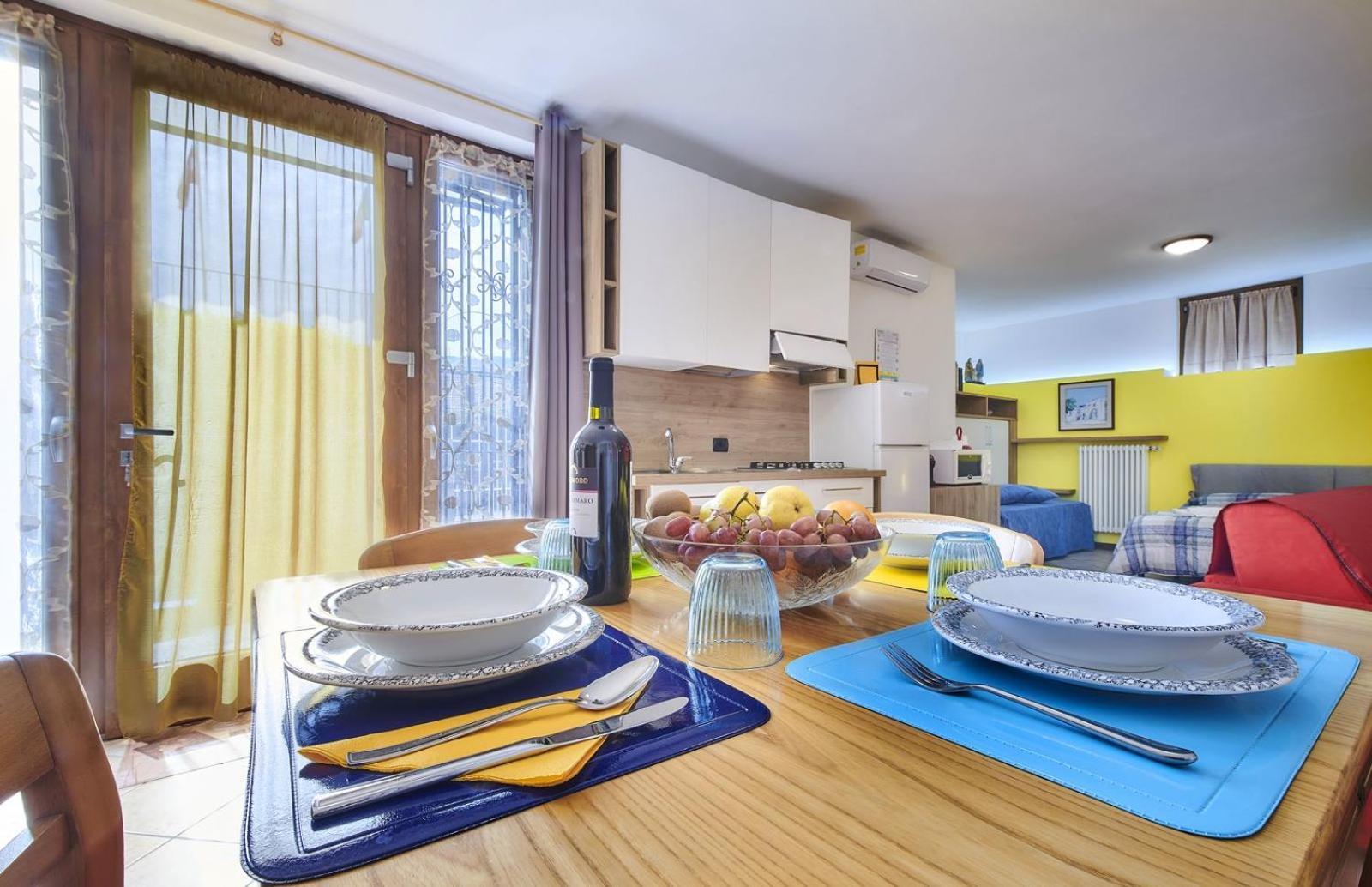 B&B-Foresteria Casa Della Musica Lake Como Манделло-дель-Ларіо Номер фото
