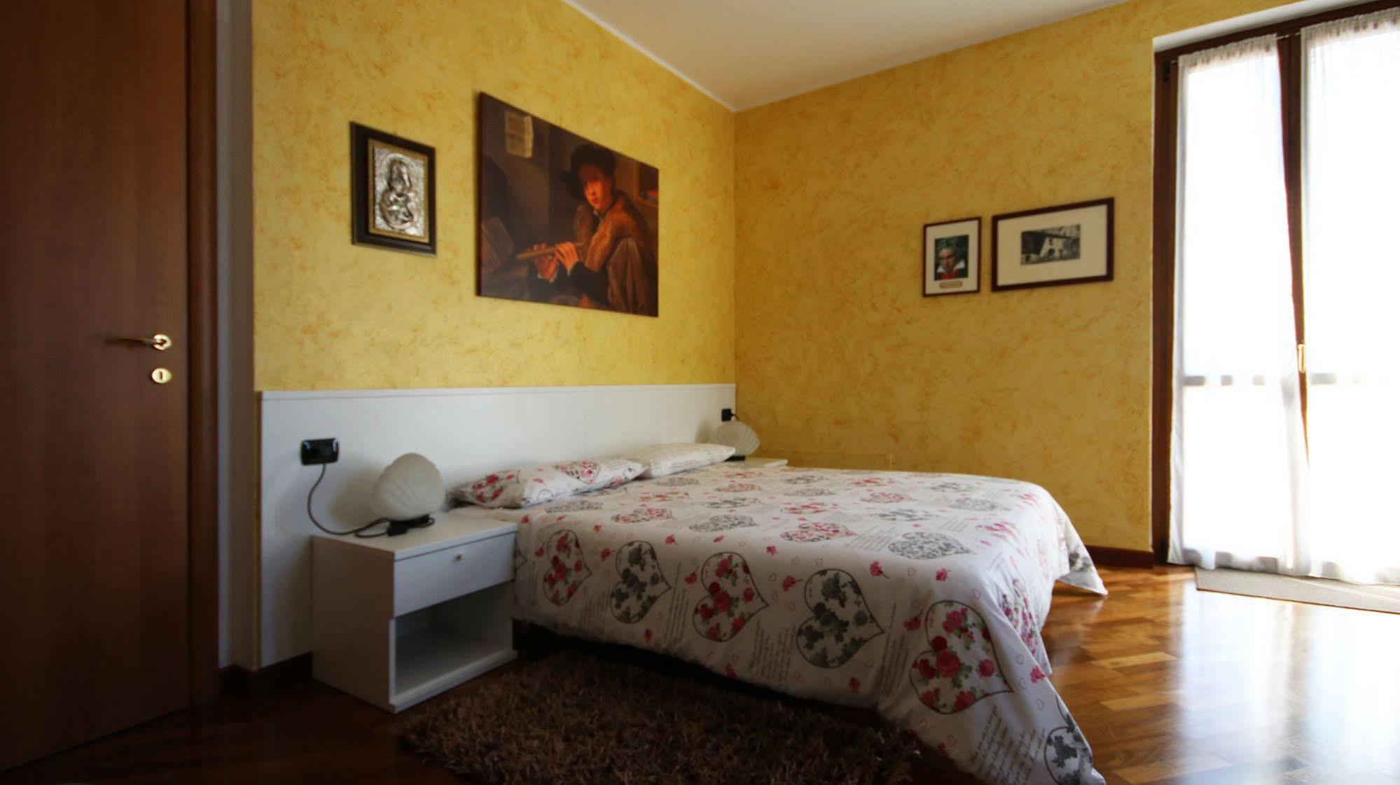 B&B-Foresteria Casa Della Musica Lake Como Манделло-дель-Ларіо Екстер'єр фото