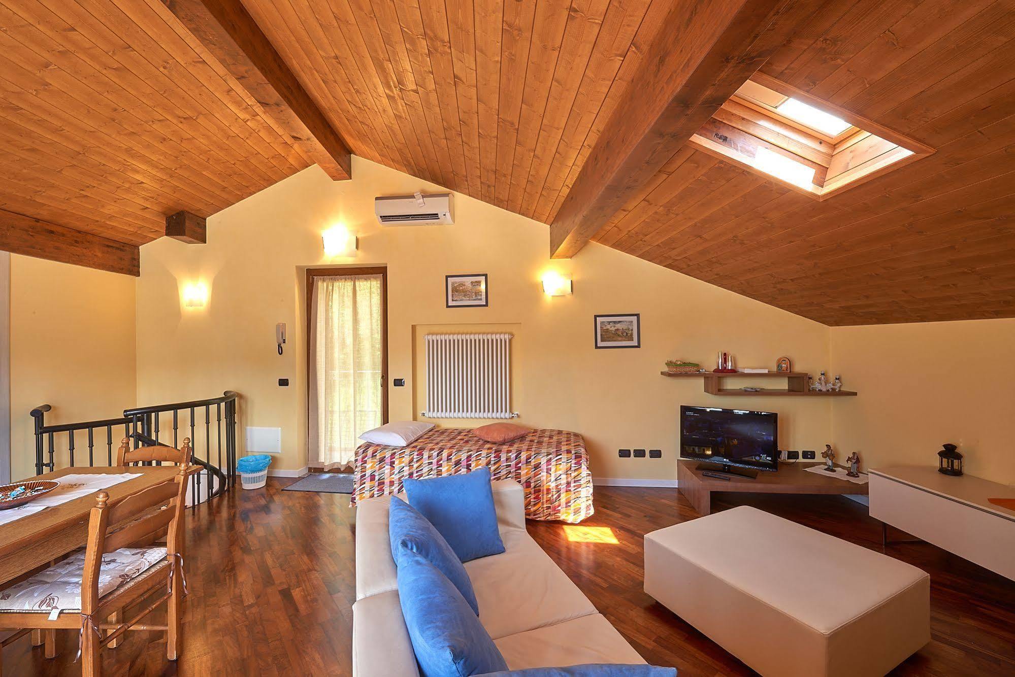 B&B-Foresteria Casa Della Musica Lake Como Манделло-дель-Ларіо Екстер'єр фото