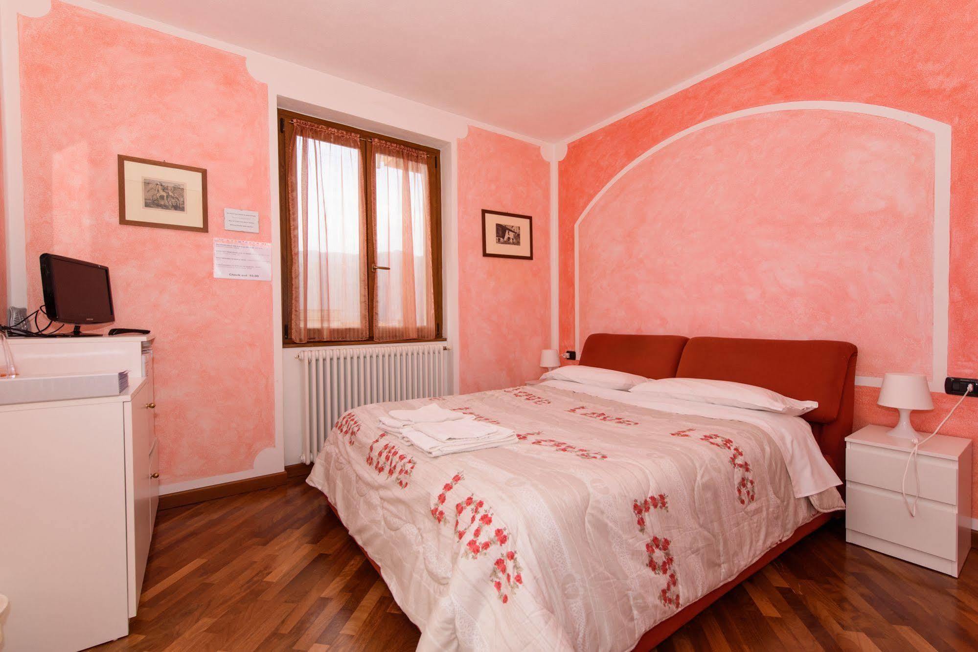 B&B-Foresteria Casa Della Musica Lake Como Манделло-дель-Ларіо Екстер'єр фото
