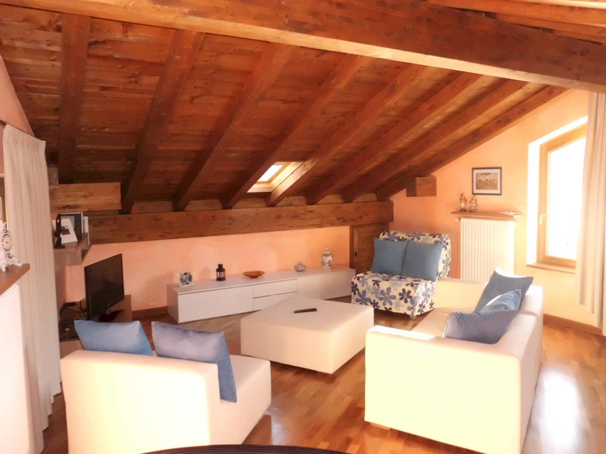 B&B-Foresteria Casa Della Musica Lake Como Манделло-дель-Ларіо Екстер'єр фото